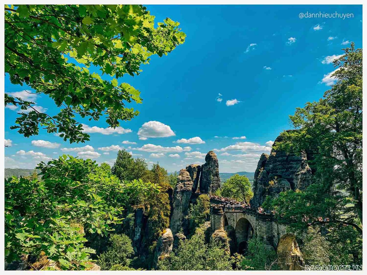 Ngắm mùa Thu đẹp 'nhức mắt' từ cầu đá Bastei