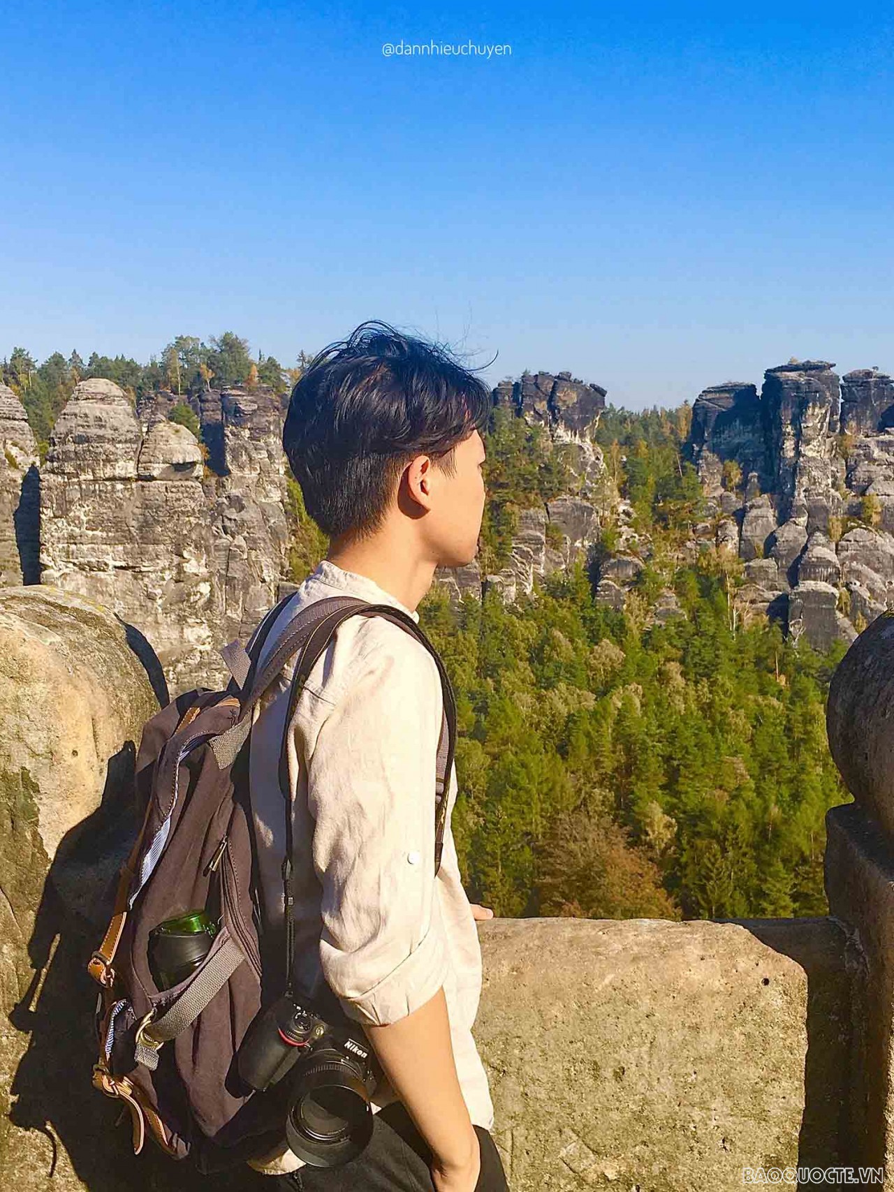 Ngắm mùa Thu đẹp 'nhức mắt' từ cầu đá Bastei