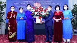 Hỗ trợ phụ nữ chuyển đổi số trong bối cảnh Covid-19