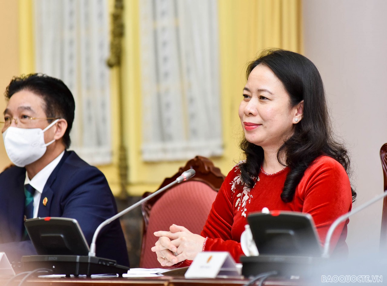 Phó Chủ tịch nước tiếp các nữ Đại sứ Phó Chủ tịch nước tiếp các nữ Đại sứ