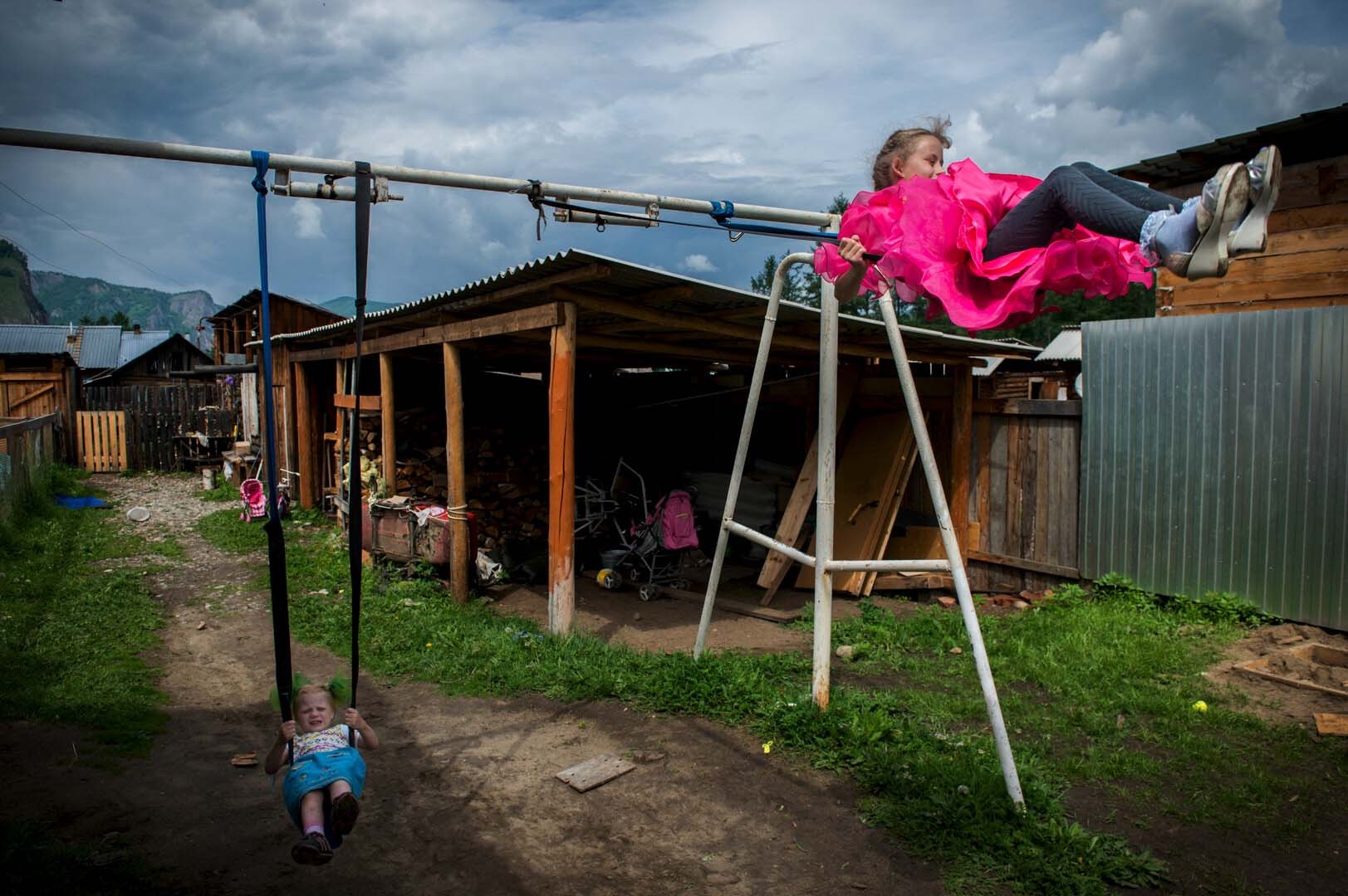 Ngôi làng Tofalar được lắp điện, kết nối điện thoại di động và Internet vào năm 2014.