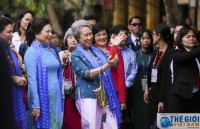 trien lam tranh ghep gom chan dung lanh dao cac nen kinh te apec