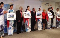 trien lam hon 200 buc anh nghe thuat ve bien dao que huong