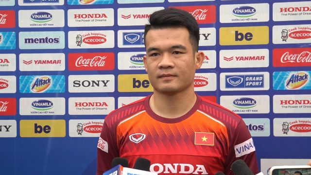 Ngô Hoàng Thịnh không ngần ngại đối đầu với Chanathip Songkrasin ngo hoang thinh khong ngan ngai doi dau voi chanathip songkrasin