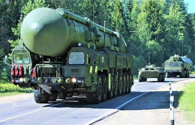 So sức mạnh 2 "kỳ phùng địch thủ" tên lửa đạn đạo liên lục địa của Nga - Mỹ