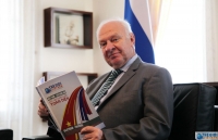 mot goc nhin ve doi ngoai da phuong