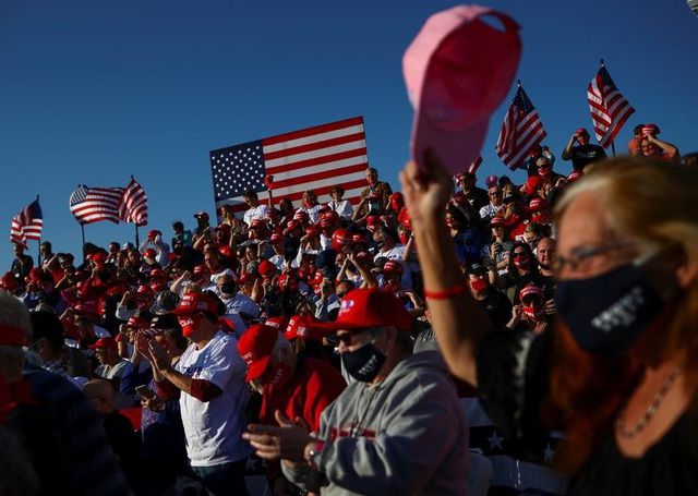 Hai ứng cử viên Tổng thống Mỹ Donald Trump và Joe Biden đổ bộ các bang chiến trường, dốc sức chạy đua trước giờ G Hình ảnh trước 'giờ vàng' bầu cử Mỹ 2020, ông Trump và Biden đổ bộ các bang chiến trường, dốc sức chạy đua