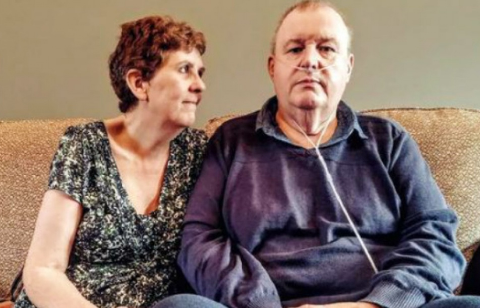 Đổi tên thành Donald Trump để kiếm tiền chữa bệnh cho chồng