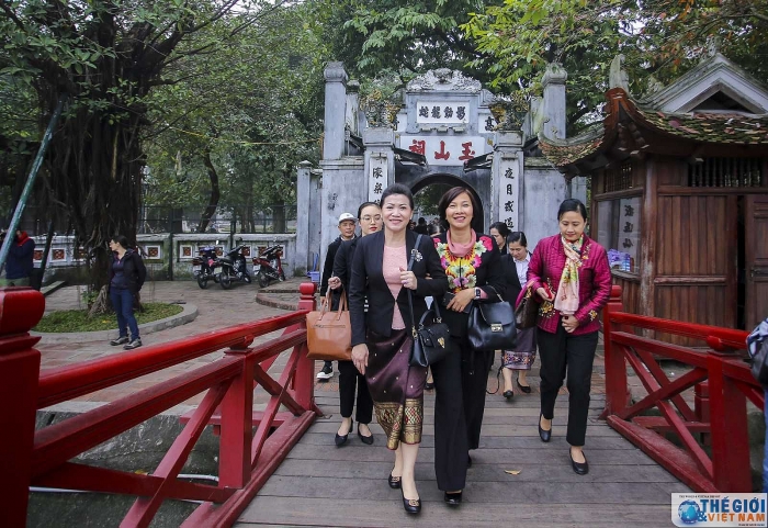 Việt Nam – Lào: Thúc đẩy hoạt động cán bộ nữ ngoại giao trong cộng đồng ASEAN viet nam lao thuc day hoat dong can bo nu ngoai giao trong cong dong asean