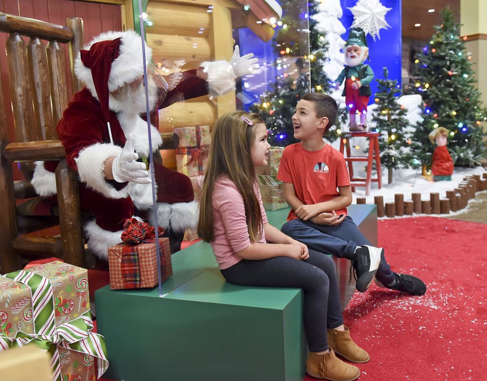 Covid-19 thế giới Giáng sinh theo cách riêng