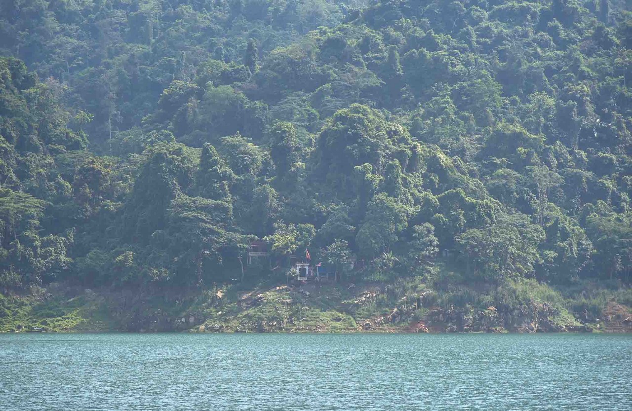 Về miền cao nguyên đá Đông Văn