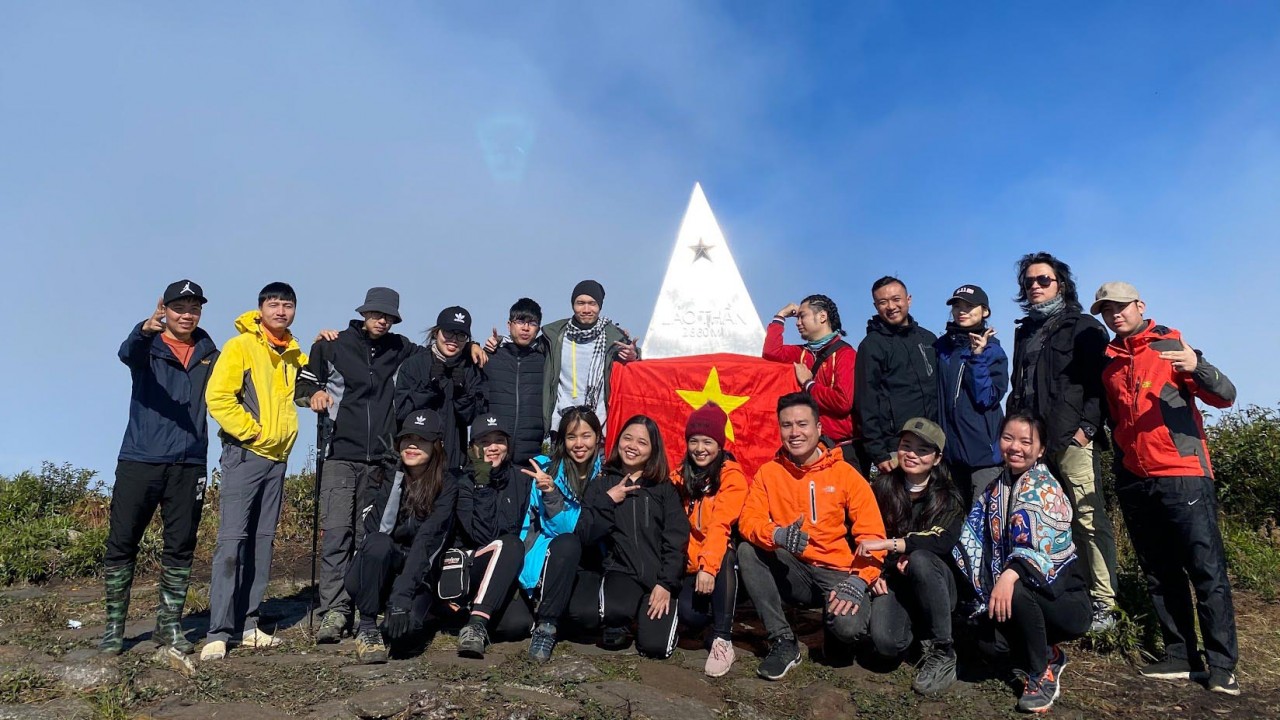 Lên đỉnh Lảo Thẩn tắm mây Lên đỉnh Lảo Thẩn tắm mây