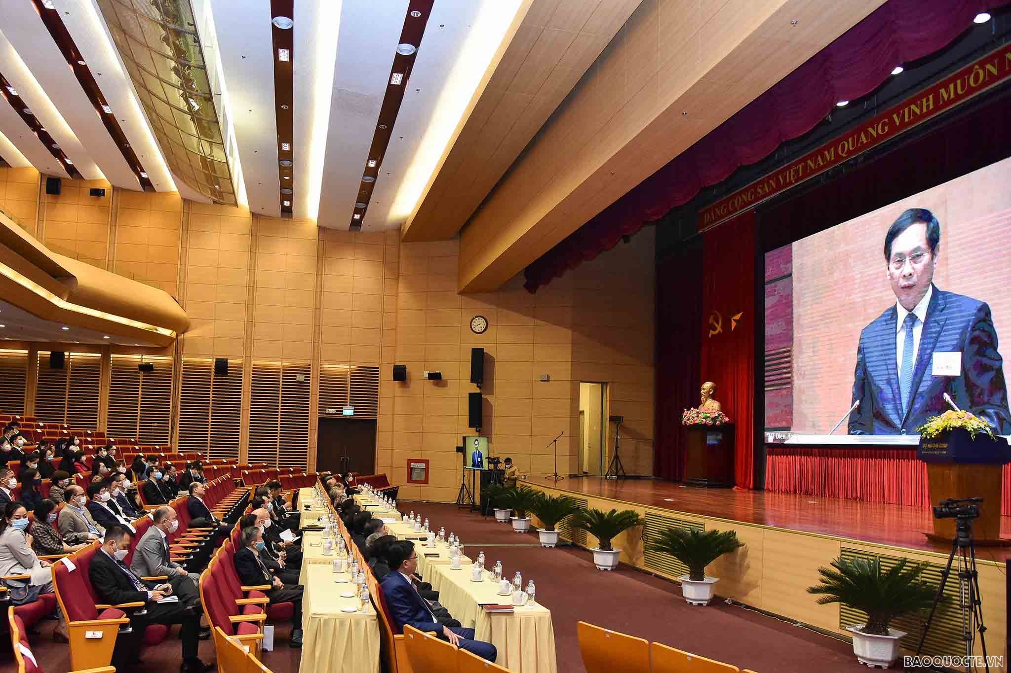 Xây dựng ngành ngoại giao toàn diện hiện đại, phục vụ phát triển đất nước và bảo vệ Tổ quốc Xây dựng ngành ngoại giao toàn diện hiện đại, phục vụ phát triển đất nước và bảo vệ Tổ quốc