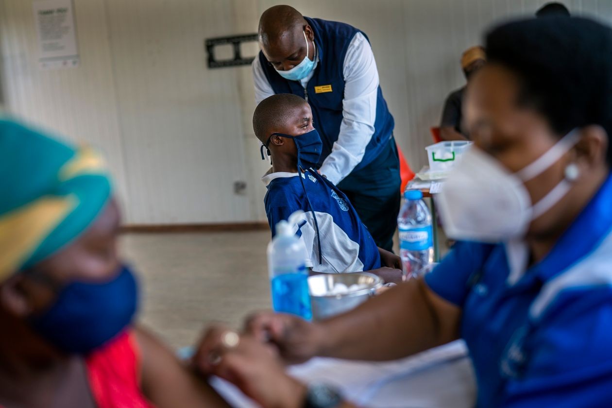 Omicron có nguy hiểm với trẻ em không? Omicron có nguy hiểm với trẻ em không?