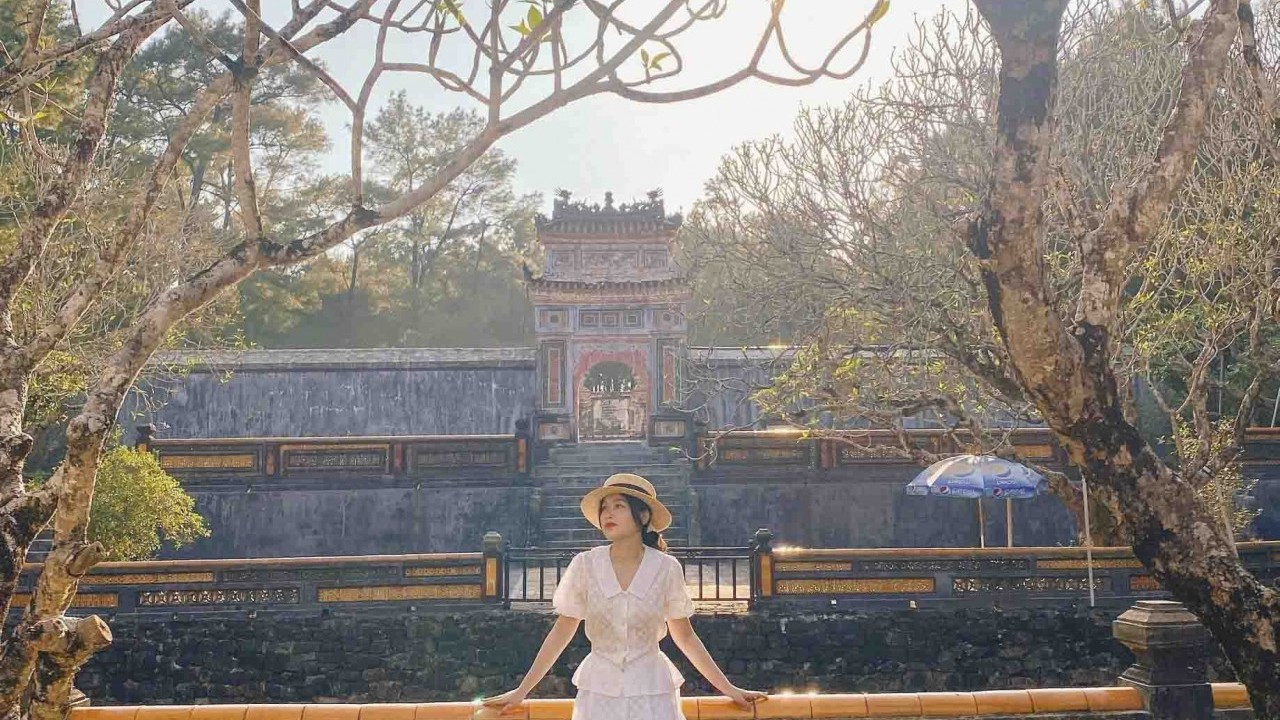 Nghỉ Tết Dương lịch 2022, ghé Huế chụp ảnh đẹp mê ly, ăn món ngon giá rẻ 'giật mình'
