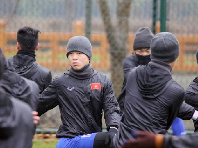 U23 Việt Nam phải nghỉ tập sớm vì thời tiết xấu