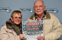 tam ve so trung thuong 45 ty dong suyt bi vut di theo rac