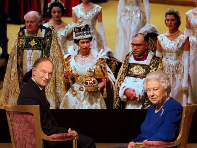 Nữ hoàng Anh tiết lộ “bí mật Hoàng gia”