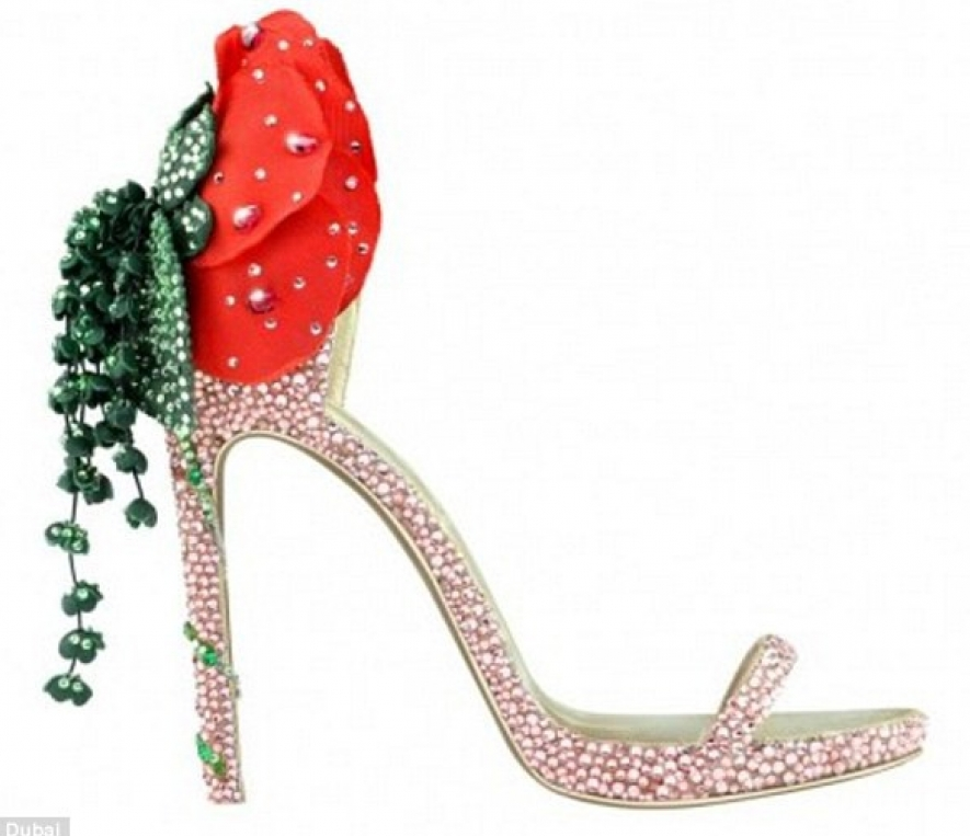 Những đôi giày bằng vàng và kim cương có gì đặc biệt?