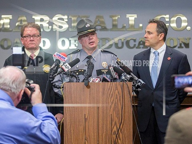 Mỹ: Thiếu niên 15 tuổi bắn bạn học, 2 người thiệt mạng