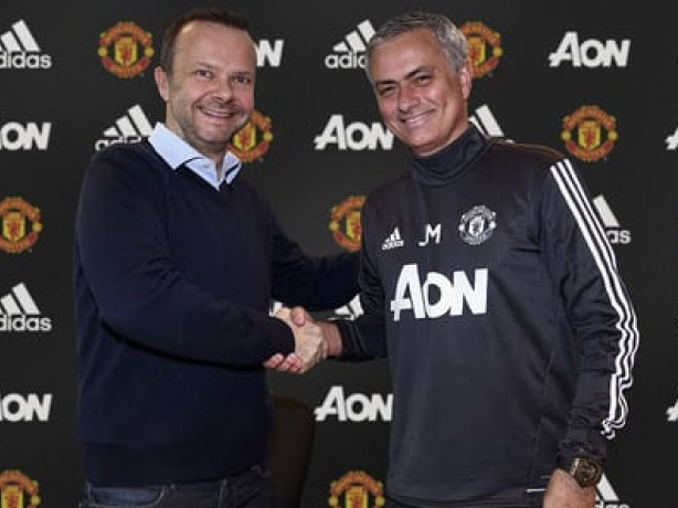 HLV Mourinho chính thức gia hạn hợp đồng với MU