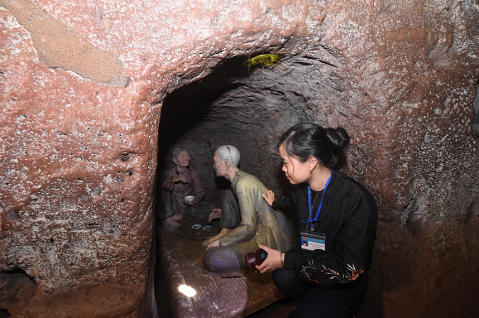 Hãng tin AFP ấn tượng với địa đạo Vịnh Mốc của Việt Nam hang tin afp an tuong voi dia dao vinh moc cua viet nam