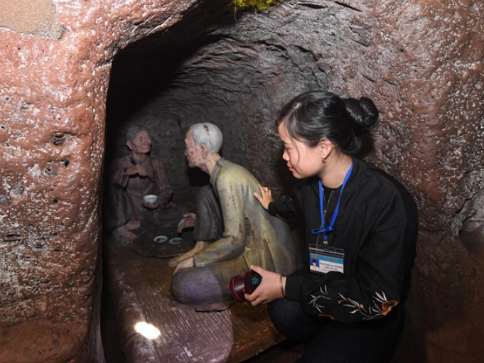 Hãng tin AFP ấn tượng với địa đạo Vịnh Mốc của Việt Nam