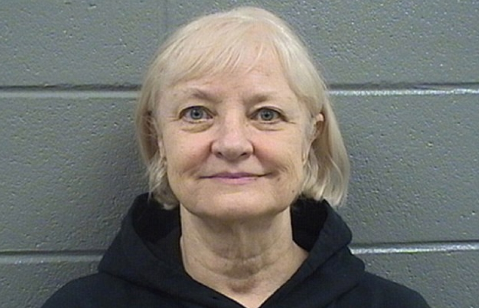 Mỹ bắt giữ kẻ không hộ chiếu, vé vẫn "bay chui" trót lọt 10 lần