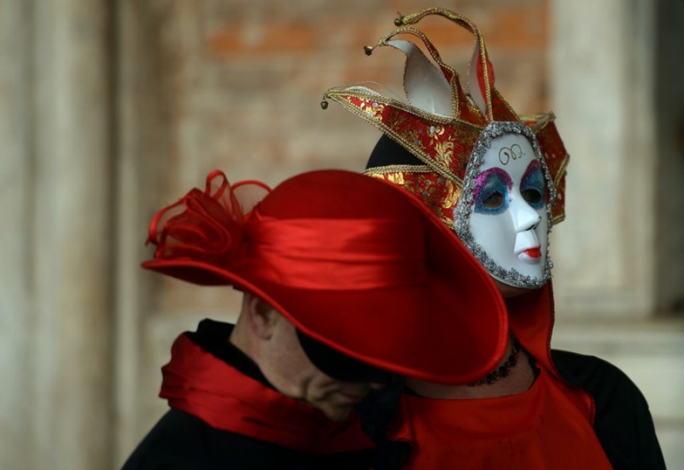 che than giau phan tai le hoi venice carnival phu phiem tru danh