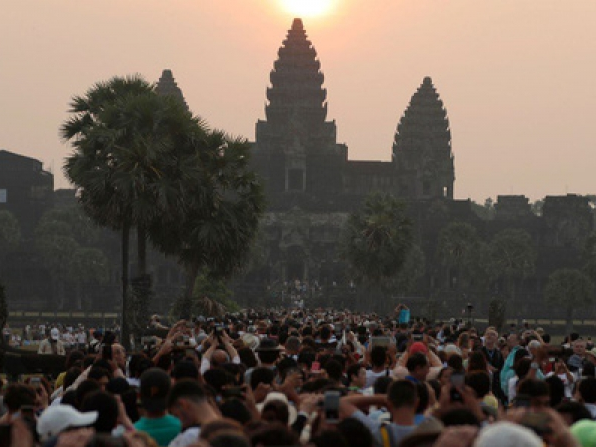 Mặt trái của “làn sóng” du khách Trung Quốc đổ về Campuchia