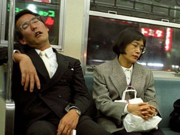 Nhật Bản: Doanh nghiệp thưởng tiền cho nhân viên không “làm việc đến chết”