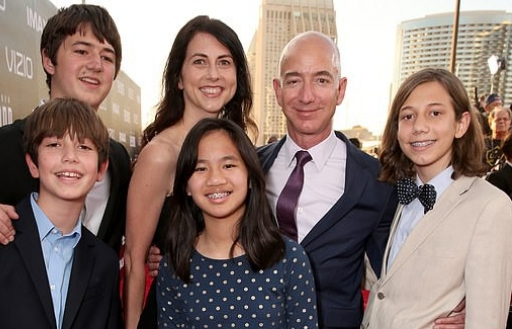 Tình tiết cho thấy người giàu nhất thế giới sẽ phải chia đôi gia sản 140 tỷ USD vì ly dị vợ