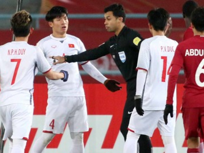 Trận Việt Nam - Iran: Cơ hội để trọng tài Muhammad Taqi "gỡ điểm"?