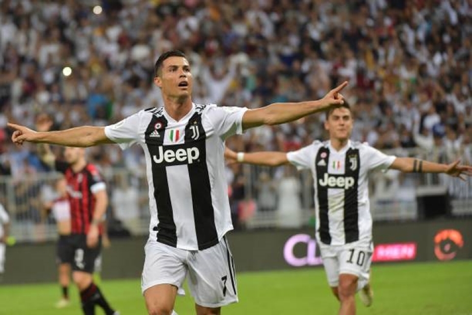 Ronaldo rạng rỡ trong ngày giành danh hiệu đầu tiên cùng Juventus ronaldo rang ro trong ngay gianh danh hieu dau tien cung juventus