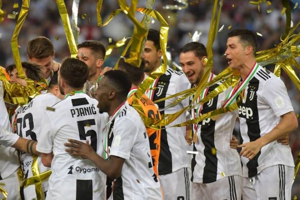 Ronaldo rạng rỡ trong ngày giành danh hiệu đầu tiên cùng Juventus ronaldo rang ro trong ngay gianh danh hieu dau tien cung juventus