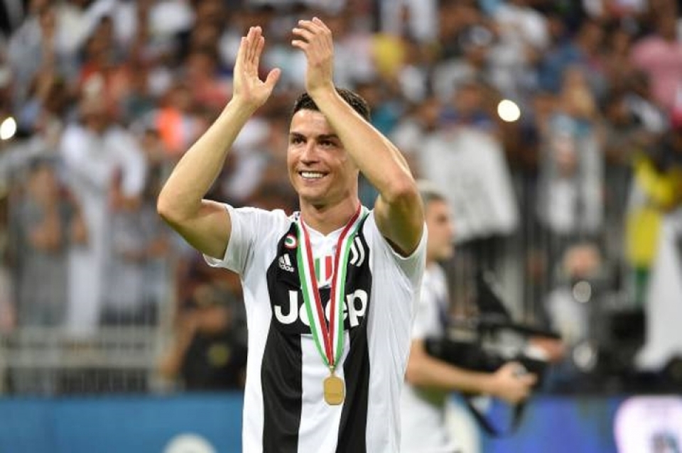 Ronaldo rạng rỡ trong ngày giành danh hiệu đầu tiên cùng Juventus ronaldo rang ro trong ngay gianh danh hieu dau tien cung juventus