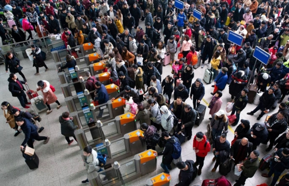 Biển người "nhấn chìm" các nhà ga trong cuộc Xuân vận ở Trung Quốc