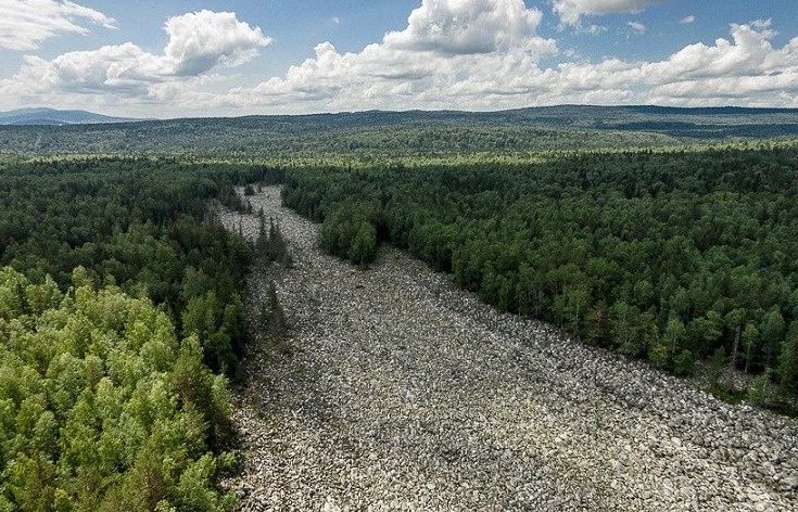 Chiêm ngưỡng cảnh ngoạn mục của dòng sông… không có nước suốt nghìn năm