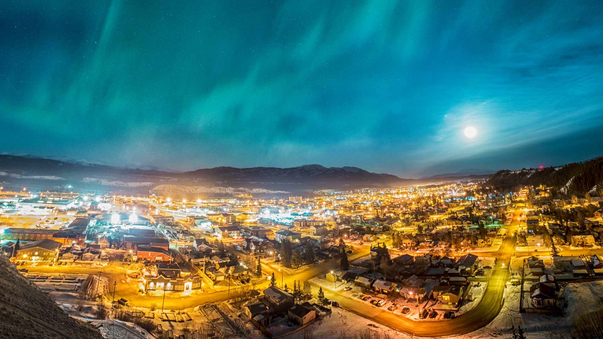 canada hut khach hon boi cap doi hoang tu harry meghan