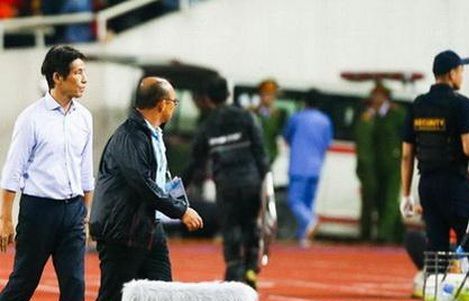 Người từng chế nhạo HLV Park Hang Seo mất việc ở Thái Lan