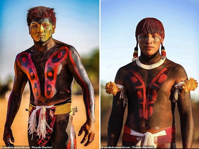 Bộ ảnh về vẻ đẹp nguyên sơ của cuộc sống 'săn bắn, hái lượm' nơi rừng sâu