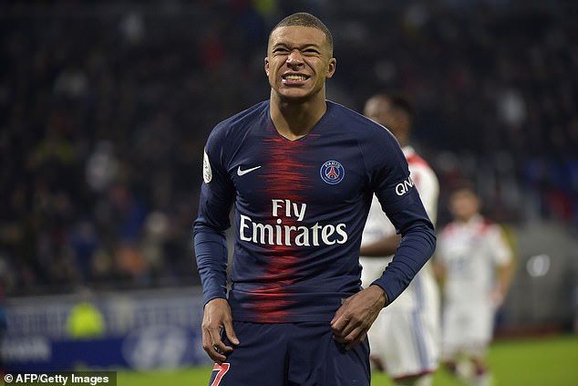 Man Utd hứa hẹn mức lương cao cho Mbappe. 