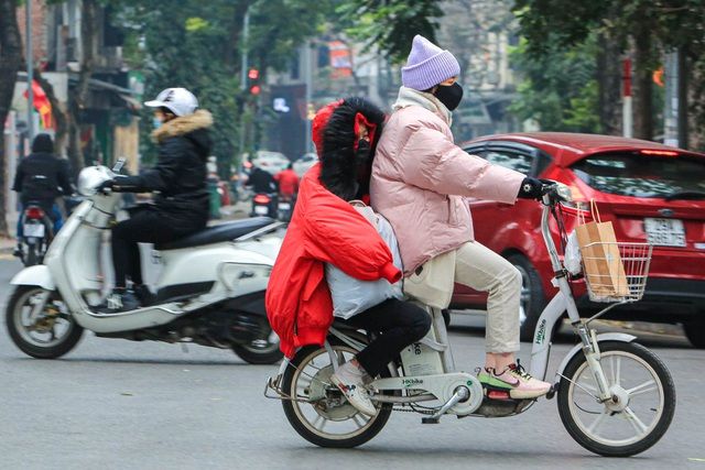 Dự báo thời tiết ngày và đêm nay (12/1): Bắc Bộ rét đậm rét hại, vùng núi cao có mưa tuyết và băng giá; Hà Nội nền nhiệt thấp nhất 8-10 độ
