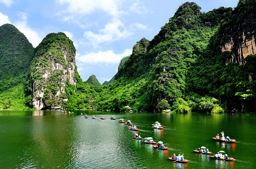 Phong Nha, Hội An, Ninh Bình là những địa điểm hiếu khách nhất Phong Nha, Hội An, Ninh Bình là những địa điểm hiếu khách nhất