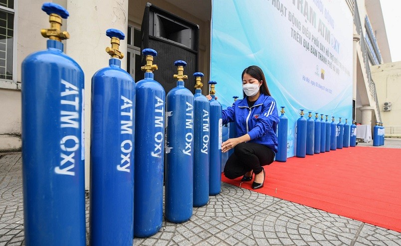 Việc chuẩn bị oxy và thiết bị y tế trong thời điểm dịch bệnh Covid-19 tiếp tục diễn biến phức tạp tại Hà Nội là cấp thiết. (Nguồn: Dân trí) Việc chuẩn bị oxy và thiết bị y tế trong thời điểm dịch bệnh Covid-19 tiếp tục diễn biến phức tạp tại Hà Nội là cấp thiết. (Nguồn: Dân trí)