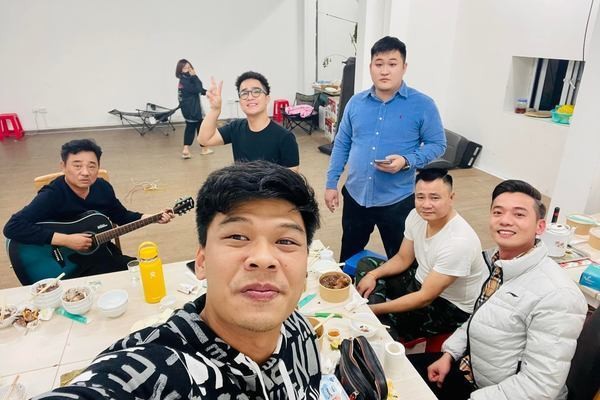 'Cô Đẩu' Công Lý và  không thấy tập luyện cùng dàn diễn viên Táo Quân 2022?