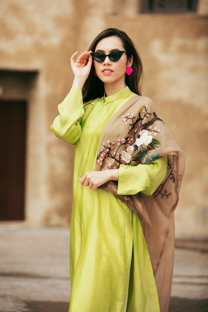 Dàn Hoa hậu, Á hậu Việt diện áo dài khoe sắc, dạo phố Dubai