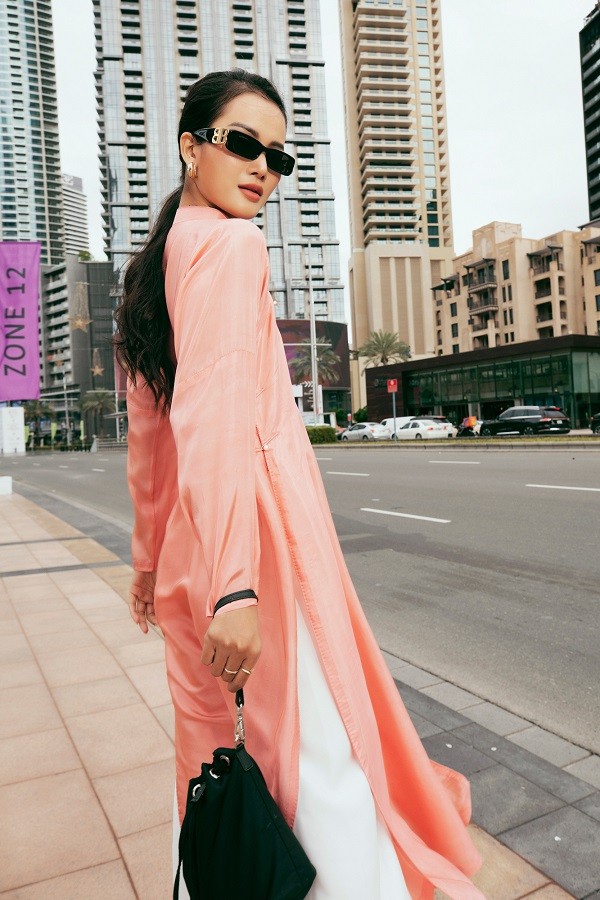 Dàn Hoa hậu, Á hậu Việt diện áo dài khoe sắc, dạo phố Dubai