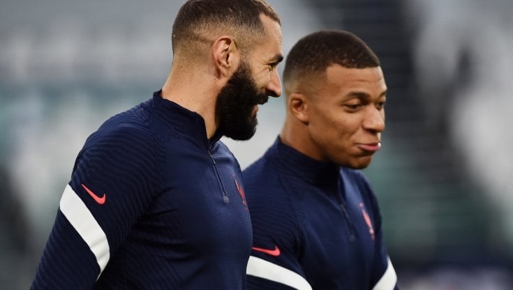 Chuyển nhượng cầu thủ: Depay rời Barca Hè này; Ronaldo tìm bến mới;