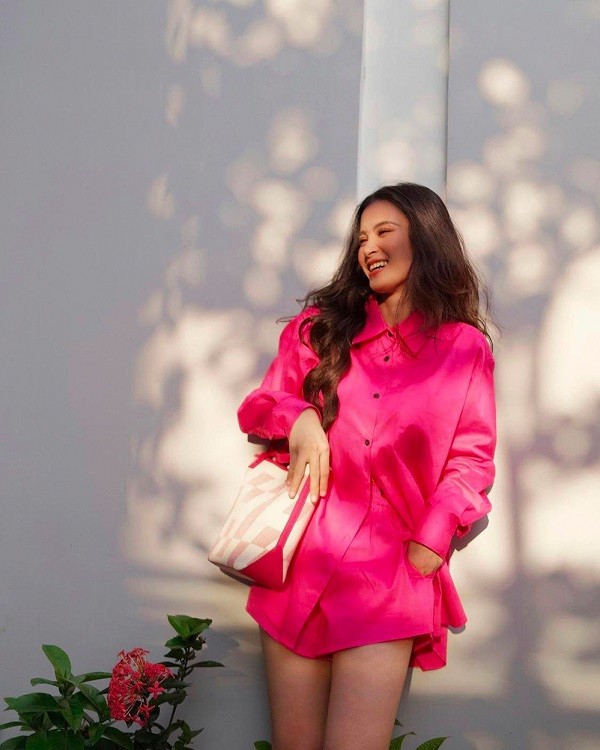 Sao Việt chuộng sắc hồng những ngày đầu năm